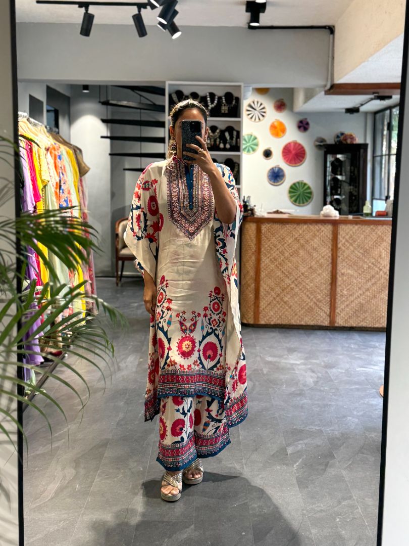 White Kaftan Muse