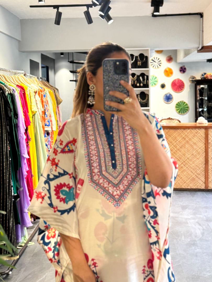 White Kaftan Muse