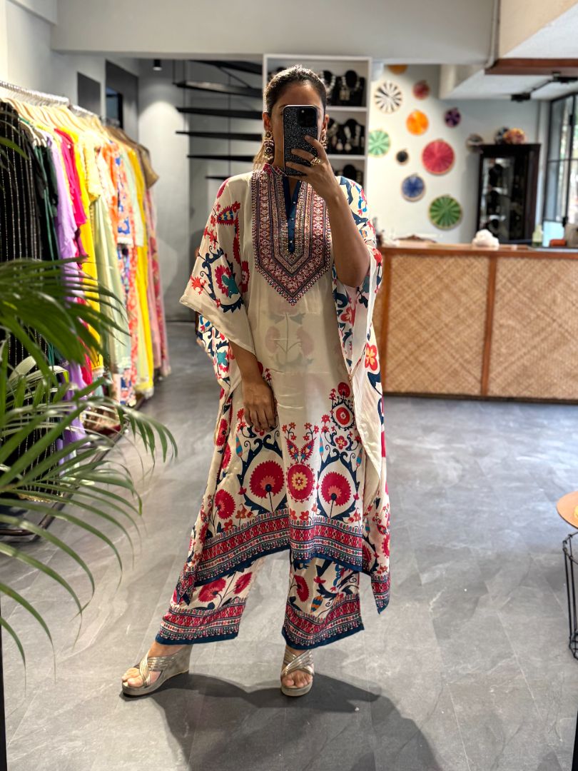 White Kaftan Muse